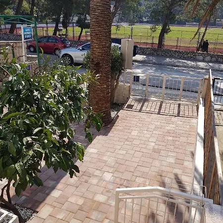 Lägenhet With Parking Space - 16521