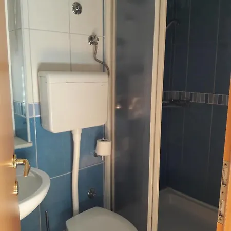 With Parking Space - 16521 Makarska