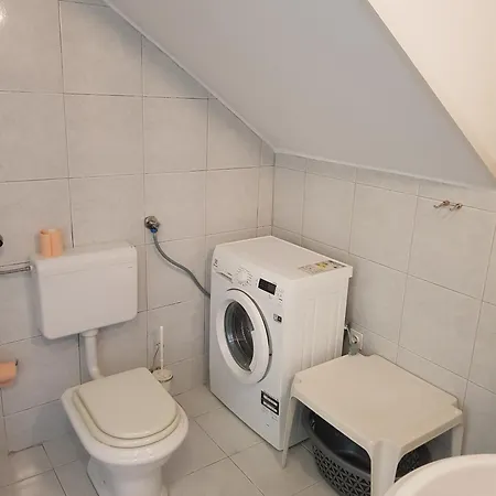 Apartman With Parking Space - 16521 Makarska