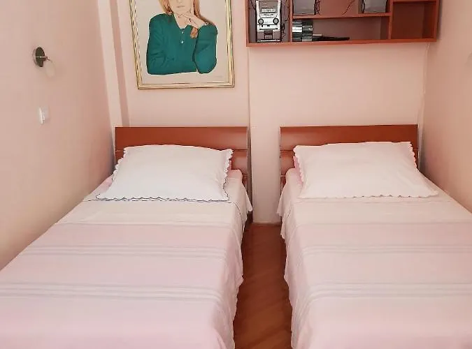 With Parking Space - 16521 Makarska