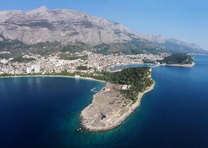 Apartment With Parking Space - 16521 Makarska